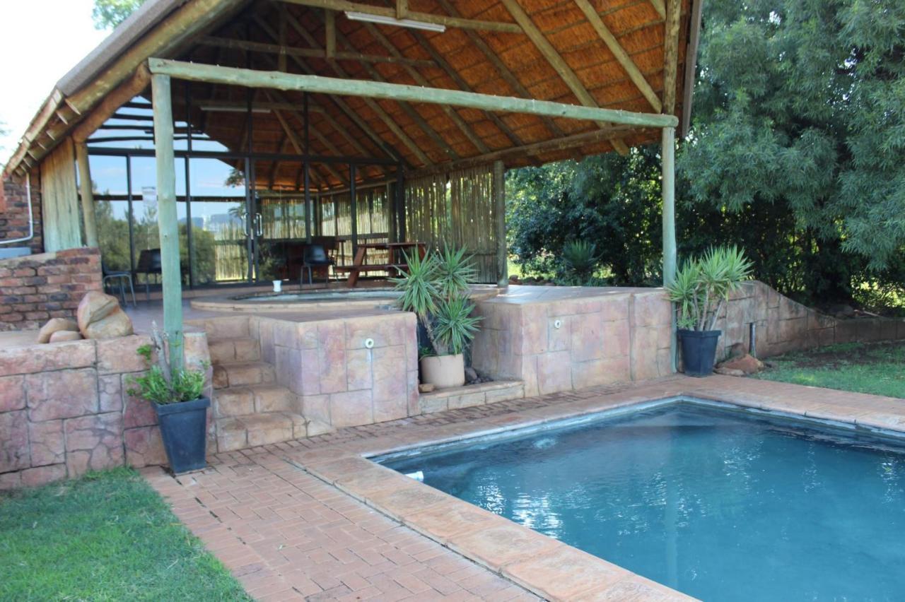 Little Swift Chalets Kophou Bagian luar foto